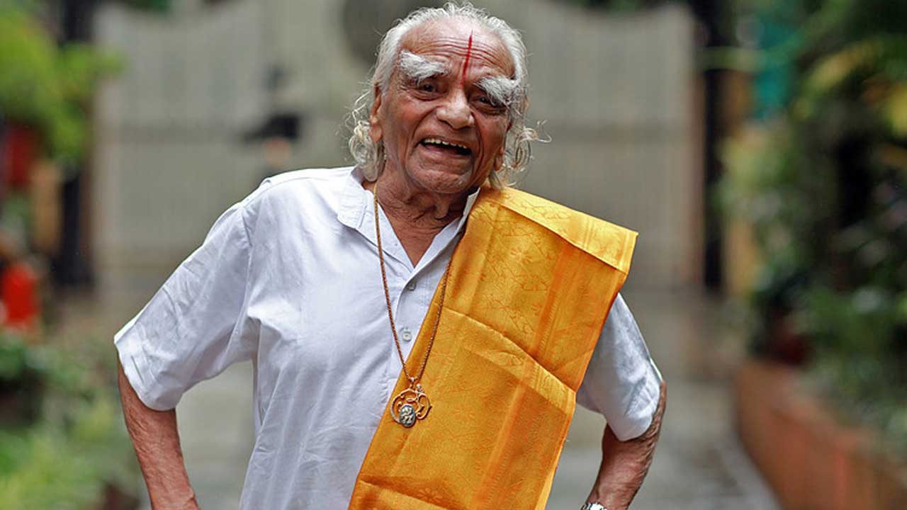 Indian gurus who took yoga to the world