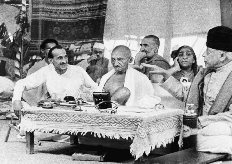 圣雄甘地在 1942 年的“做或死”演说激发了国家团结起来反对其英国殖民者。