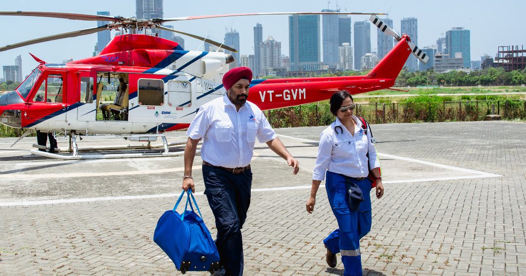 Fellowship of life: 항공 앰뷸런스로 인도에 첫 항공의학 특공대를 제공한 비행 의사
