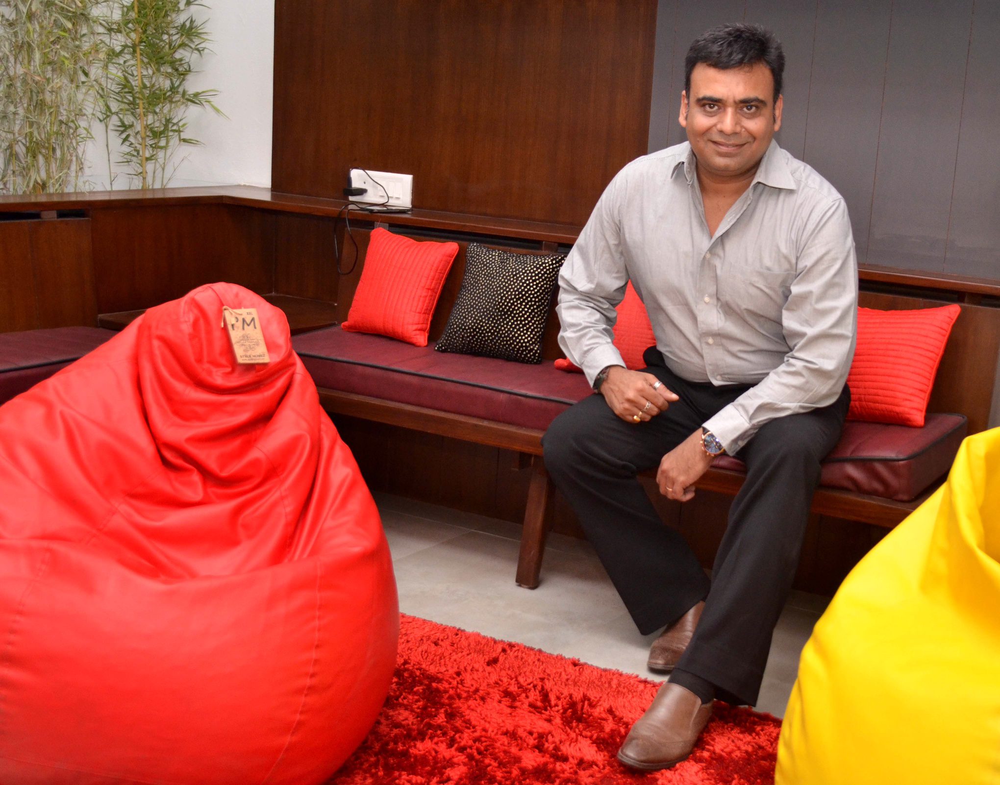 Empreendedor Indiano | Manan Sharma | Fundador Tokenz.com | índio global
