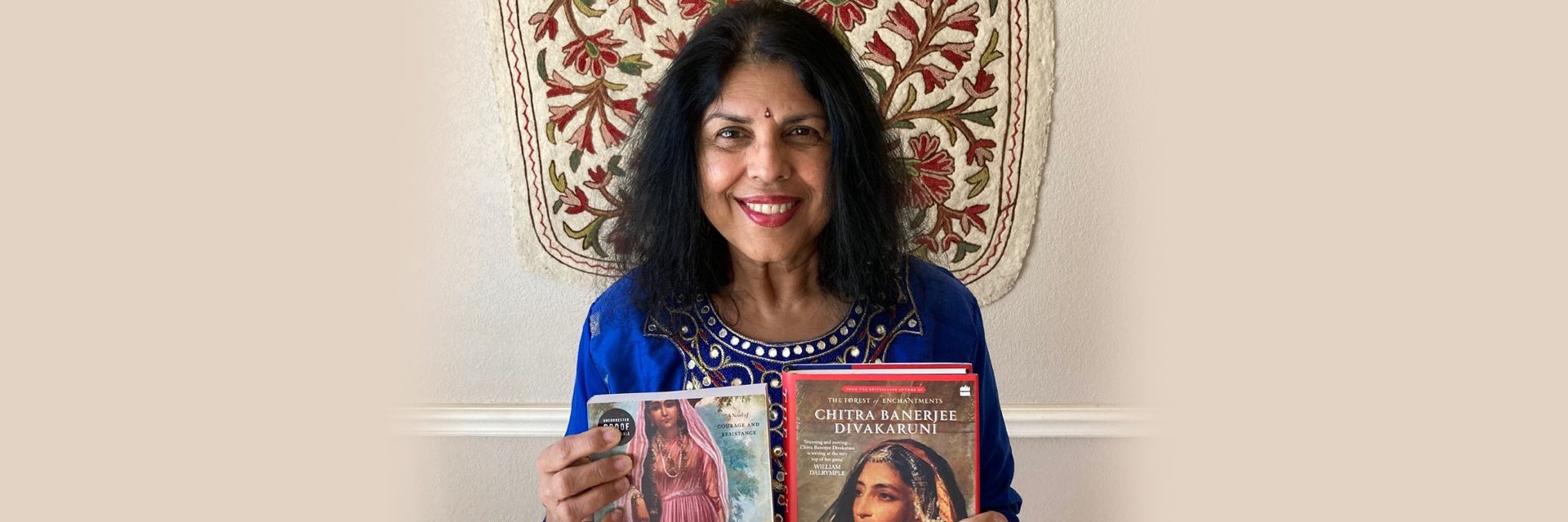 Una historia épica de Vichitra: cómo la autora estadounidense Divakaruni les da voz a las mujeres, en libros y a través del trabajo social