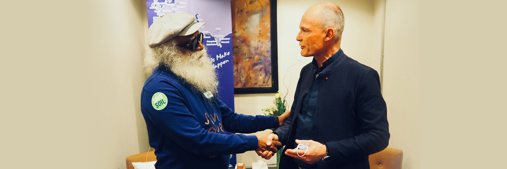 Swiss explorer Bertrand Piccard who met Sadhguru, tweeted, “We don’t hear enough of soil being a life making material that underpins the entire economic system upon which we rely.”