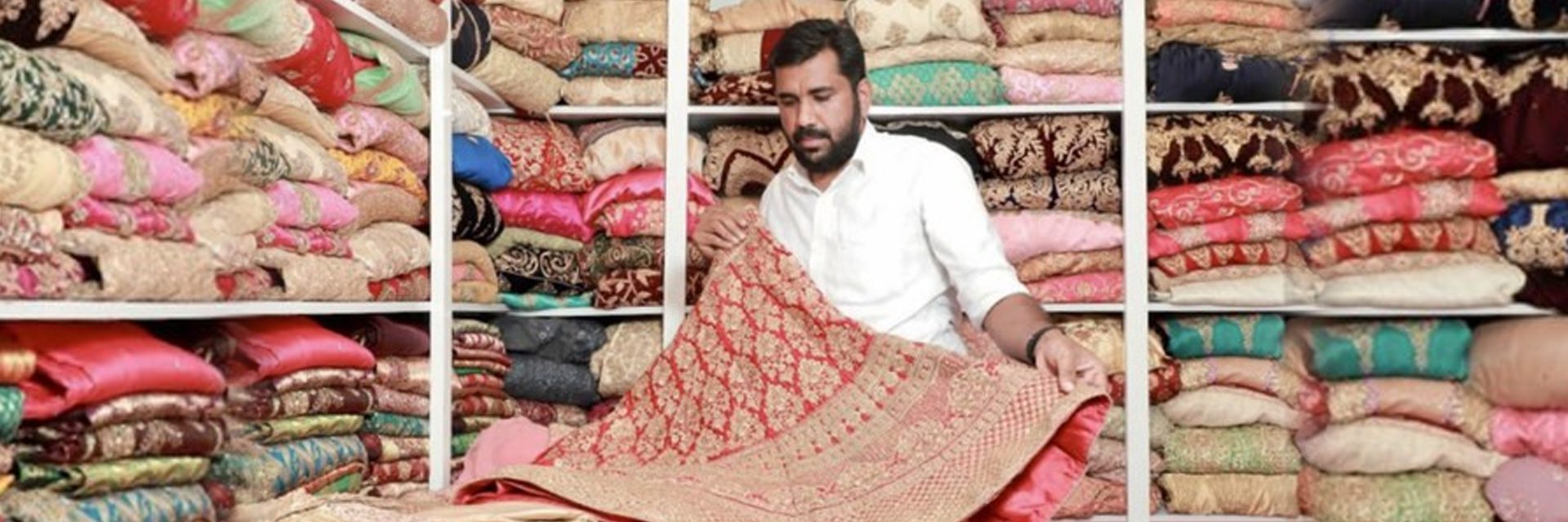 El banco de vestidos de novia del ex NRI Nasar Thootha es una bendición para las novias de familias pobres