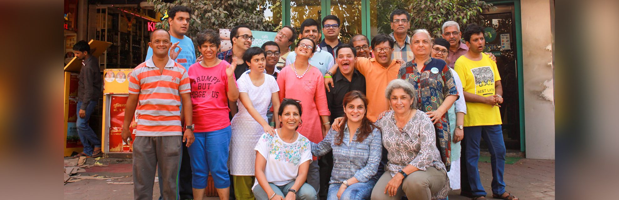 A cofundadora do Café Arpan, Ashaita Mahajan, está apoiando a inclusão enquanto cria meios de subsistência