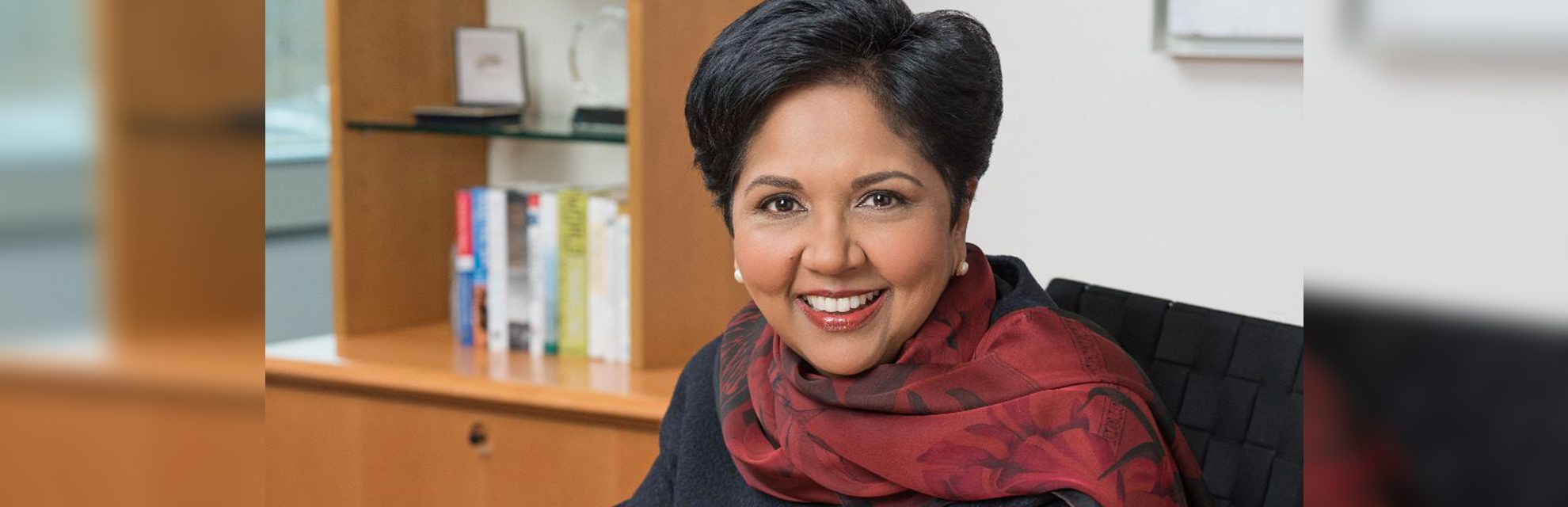 Indra Nooyi: ผู้หญิงผิวสีคนแรกและผู้อพยพที่บริหารบริษัท Fortune 500