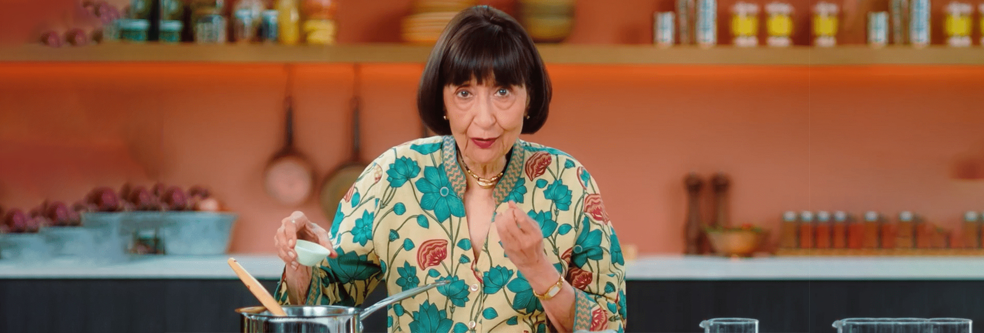 Festeggiamo 50 anni: l'eredità culinaria di Madhur Jaffrey