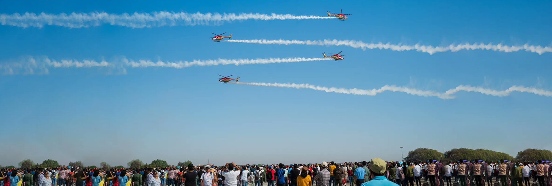 Indian Air Force's Sarang Helicopter Display team put up a stupendous show at Aero India 2023.