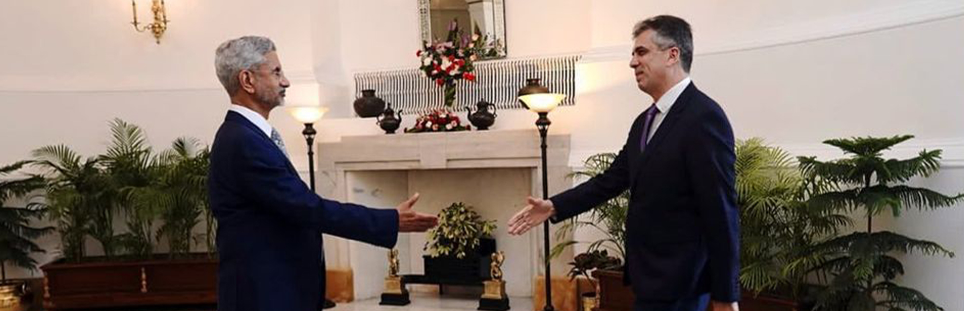 EAM Jaishankar welcomes his Israeli counterpart ‪Eli Cohen on his visit to India