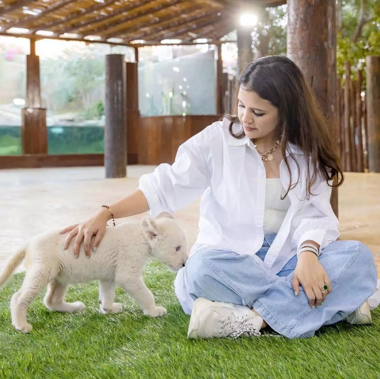 Global Indian | Sakshi Dhoni