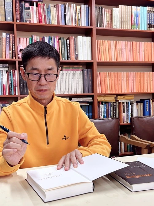 Professor Wang Zhicheng