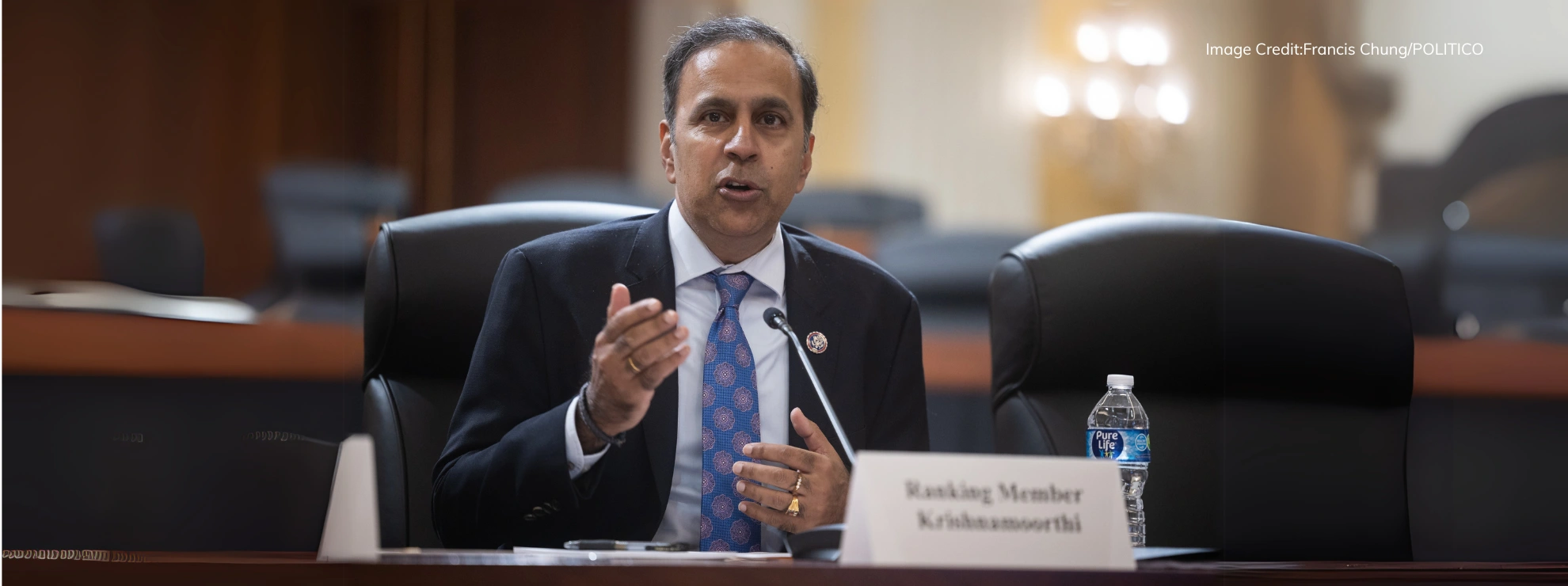 Il rappresentante statunitense Raja Krishnamoorthi ha annunciato ufficialmente la sua corsa al seggio del Senato degli Stati Uniti dall'Illinois il 7 maggio 2025, con l'obiettivo di succedere al senatore in pensione Dick Durbin.