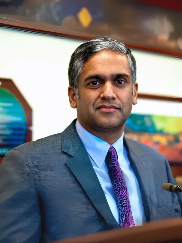 Le professeur Chandrakasan devient le premier prévôt indien-américain du MIT.