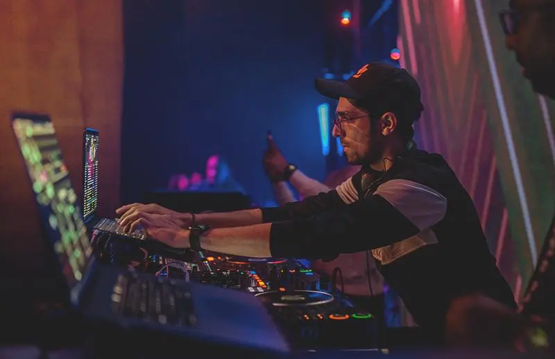 DJ AJ | Global Indian