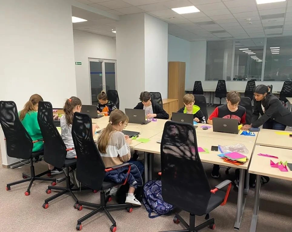 Ruby Arun guiding students at Warsaw, Poland