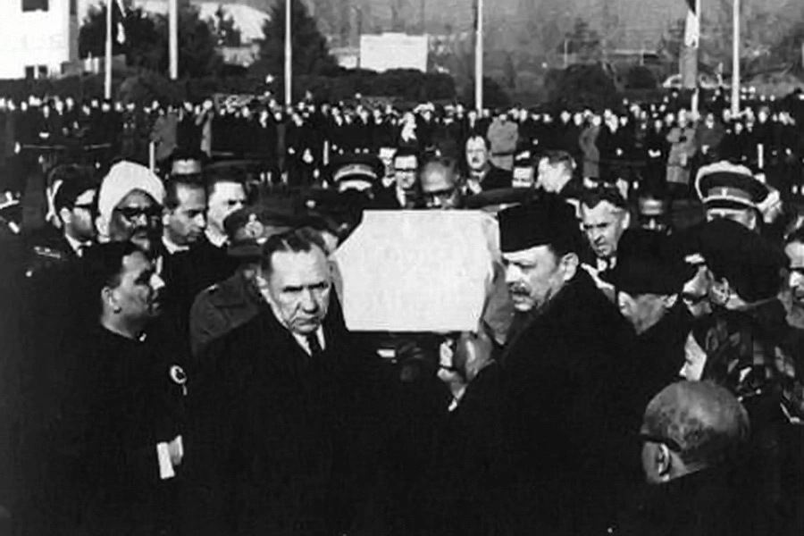 Shastri’s funeral cortege, Tashkent 1966, accompanied by Chairman Kosygin of the USSR Council of Ministers and Pakistan’s President Ayub Khan.