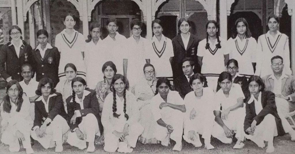 Indian Women' s Cricket team in 1975