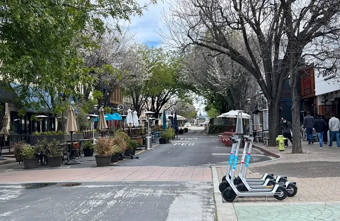 broadway-redwood-city